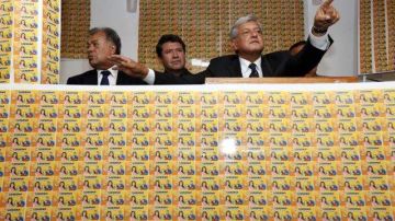 López Obrador dijo que se trata de una compra masiva de millones de sufragios.