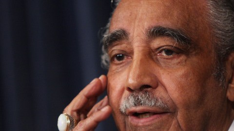 El congresista Charles Rangel se impuso con mínima ventaja sobre su opositor, el senador estatal Adriano Espaillat, con un margen de 990 sufragios.