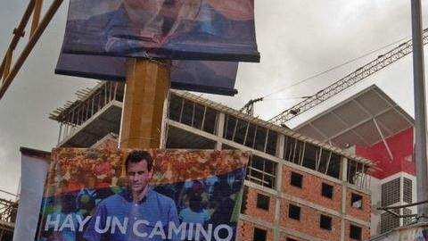 Los observadores advierten que la profunda polarización política y las tensiones crecientes entre aliados y adversarios de Chávez podrían explotar.