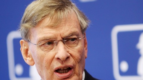 El comisionado Bud Selig, habla con entusiasmo de los peloteros jóvenes de las Grandes Ligas en estos momentos.