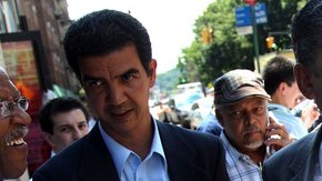 El senador estatal Adriano Espaillat aclaró que primero tendrá que 'analizar' con su familia, amigos y seguidores, para  tomar una decisión sobre su postulación.