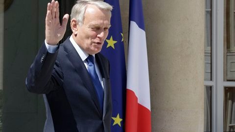 El gobierno de Hollande busca revertir algunas de las políticas laborales del ex presidente Sarkozy.
