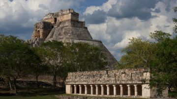 Como una opción para este verano, las zonas arqueológicas de los cinco estados del área maya, Campeche, Chiapas, Quintana Roo, Tabasco y Yucatán, abren sus puertas a turistas nacionales y extranjeros.