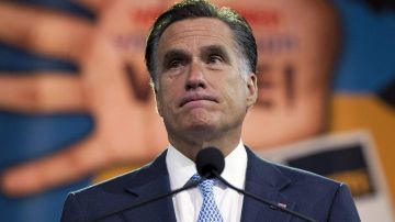 El aspirante presidencial republicano Mitt Romney durante su discurso ante la NAACP.