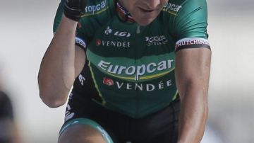 El francés Thomas Voeckler llegó en solitario para imponerse en la décima etapa del Tour.