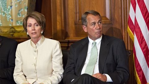 La controversia ha llegado hasta el Capitolio. En la imagen aparecen el republicano Boehner y la demócrata Pelosi.