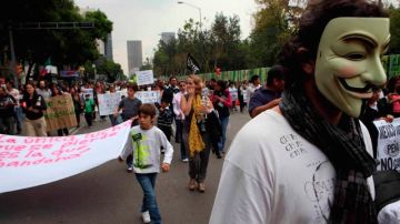 Manifestantes partieron del Ángel de la Independencia al Zócalo capitalino, en protesta por los resultados de las elecciones.