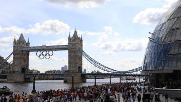 Miles de personas ya están llegando a Londres, cuando faltan sólo diez días para el comienzo de los Juegos Olímpicos.
