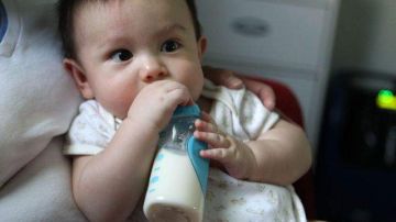 Legislación introducida por algunos miembros del Congreso prohibiría a nivel nacional la presencia de BPA en todos los alimentos enlatados, botellas de agua y contenedores de comida.