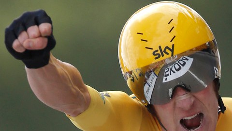 El ciclista británico celebra tras imponerse en la penúltima etapa del Tour de Francia, la contrarreloj.