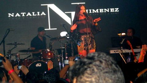 Natalia Jiménez se presentó en el antro V Live en Chicago, en un concierto privado donde habló con La Raza sobre su próximo álbum.