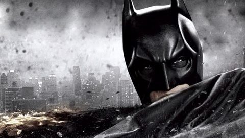 La película 'The Dark Knight Rises' recaudó $161 millones en su fin de semana de estreno.