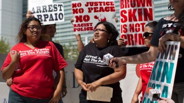 Grupos de latinos se dieron cita en las afueras de la corte federal de Phoenix, Arizona,  donde se lleva a cabo el juicio en contra del alguacil de Maricopa,    Joe Arpaio.