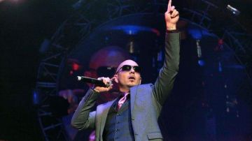 La nueva empresa de Pitbull realiza un concurso donde regala un encuentro con el rapero.