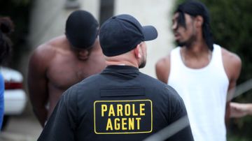 Una barrida, llamada Operación Guardián, a miembros de una pandilla, en Los Ángeles.
