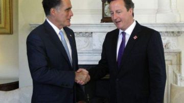 Romney se reune con el primer ministro David Cameron para crear lazos de unión entre ambas naciones.
