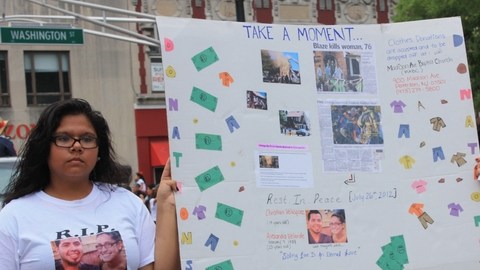 Miembros de la Iglesia Bautista de la Avenida Madison de Paterson, se dieron a la tarea ayer de recolectar donaciones para la familia Velarde Velásquez.