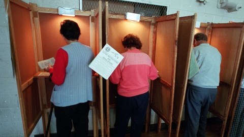 Hispanos que no deciden su voto hasta el final y que no toman en cuenta preferencias partidistas.