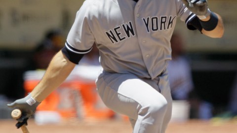 Mark Teixeira dijo que inicialmente se había lastimado la muñeca el domingo en su tercer turno al bate frente a Boston.