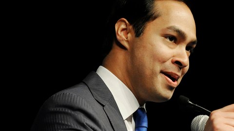 El 8 de junio, el alcalde de San Antonio Julián Castro dio el discurso principal en la Convención Demócrata de Texas, en Houston.