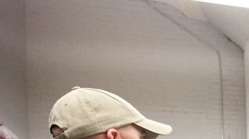 El Alcalde de Chicago Rahm Emanuel, con oficiales especializados contra pandillas.