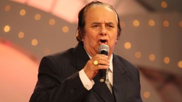 El cantante y compositor peruano Pedro Otiniano.