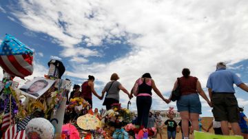 Noticias trágicas en los medios, como la  reciente masacre en  Colorado, pueden causar un  impacto emocional en los niños.
