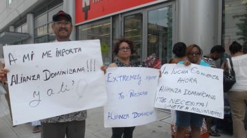 Un grupo de extrabajadores y activistas de Alianza Dominicana exigió que se resuelva la situación en el centro.