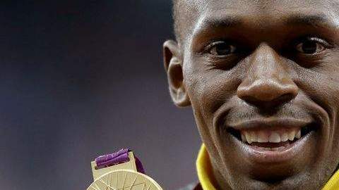 El jamaicano Usain Bolt ganó el oro en la carrera de los cien metros.