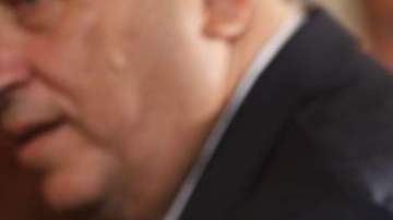 Bernanke (izq.) asegura que hay que buscar medidas mejores para incentivar el bienestar económico.