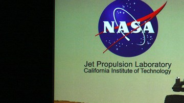 Científicos de los Laboratorios de Propulsión a Chorro (JPL) describen en Pasadena los detalles del robot Curiosity, que   el domingo arribó a Marte.