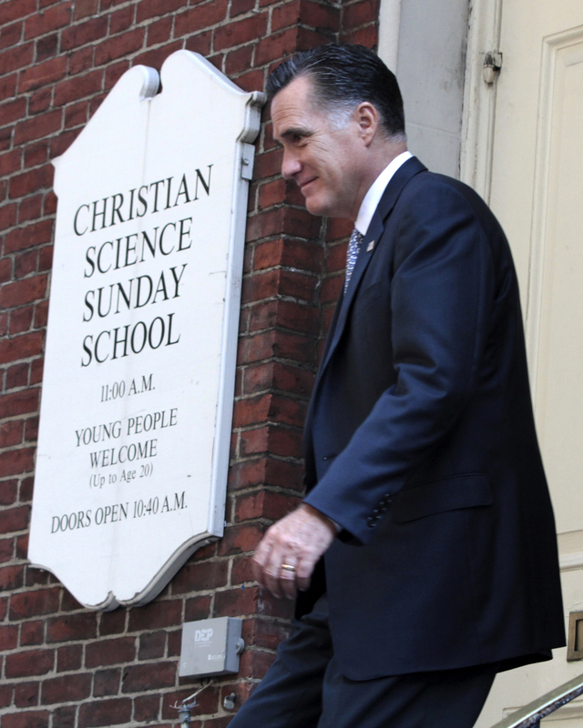 El aspirante presidencial republicano, Mitt Romney, sale de un evento financiero ayer en el  Upper East Side, Manhattan.