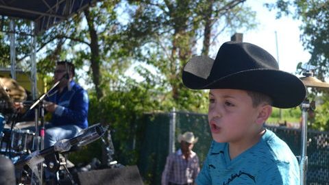 Con nueve años, Adolfo Aguayo Jr. se destaca como uno de los mejores exponentes del corrido.