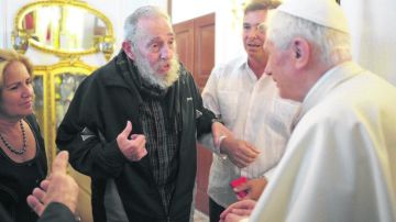Una de las más recientes apariciones públicas de Fidel Castro se dio en marzo de este año durante la histórica visita del Papa Benedicto XVI a la isla.