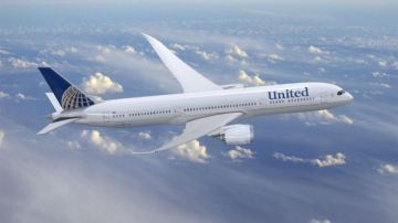 El fuego en la aeronave de United Airlines está siendo investigada por las autoridades.