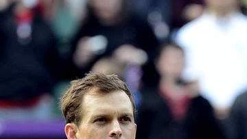 Los tenistas Mike Bryan (izq.) y Bob Bryan, de Camarillo, ganaron medallas de oro el domingo en Londres.