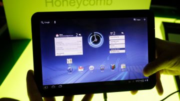 En la foto de archivo, se muestra una tableta   Motorola Mobility Xoom Tablet  en la sede de Google en Mountain View, California, donde serán despedidos empleados.