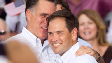 El senador Marco Rubio hizo campaña el lunes  con Mitt Romney en Florida.