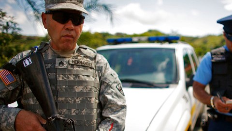 Para combatir el crimen en Puerto Rico las autoridades llamaron a la guardia civil a patrullar los vencindarios