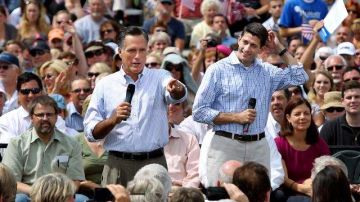 Romney y Paul Ryan también criticaron el plan de Obama para Medicare, el programa gubernamental de asistencia médica para los ancianos, a pesar de que Ryan apoyó anteriormente un elemento central de ese plan.