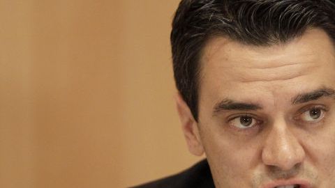 El republicano Kevin Yoder, de 36 años, no ha sido acusado por el incidente del 18 de agosto de 2011, cuando él y otros 20 legisladores y miembros de su equipo saltaron al agua.