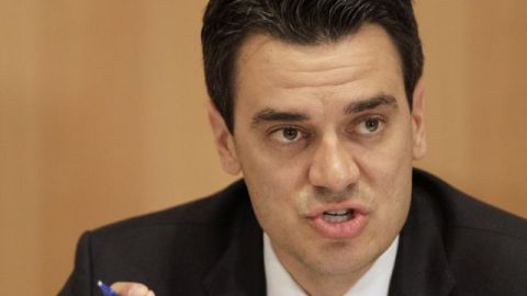 El republicano Kevin Yoder, de 36 años, no ha sido acusado por el incidente del 18 de agosto de 2011, cuando él y otros 20 legisladores y miembros de su equipo saltaron al agua.