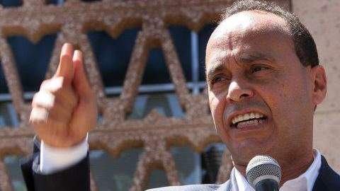 El comité republicano elaboró la plataforma que decidió incluir un llamado para que se complete la cerca en la frontera con México.