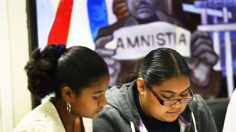 Un asesor de Romney describe el apoyo a los 'Dreamers' como un mal uso de la autoridad.