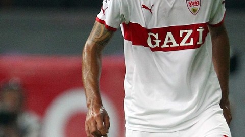 'Maza'  jugó  90 minutos con Stuttgart.