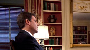 El presidente Obama  habla en una entrevista a Bell Feller, de la AP, en la Casa Blanca, el jueves.