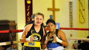 Las boxeadoras dieron un buen espectáculo el sábado 25 de agosto en la iglesia La Villita Community Church, que por un día se transformó en escenario de peleas.