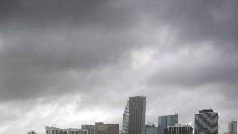 La tormenta Isaac provocó fuertes lluvias en la ciudad de Miami el fin de semana.