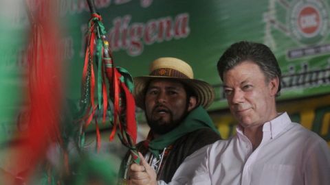 Dicen que Juan Manuel Santos, presidente de Colombia, está abogando por la paz con las FARC.