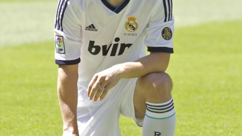 El croata Luka Modric al estrenar ayer su uniforme madrlleño.